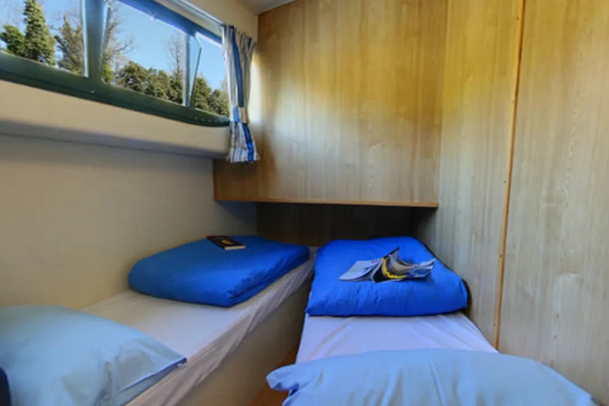 Cabin on Elegance - Comfort 20, a Cygnet Elegance motorboat at Casier, Italy