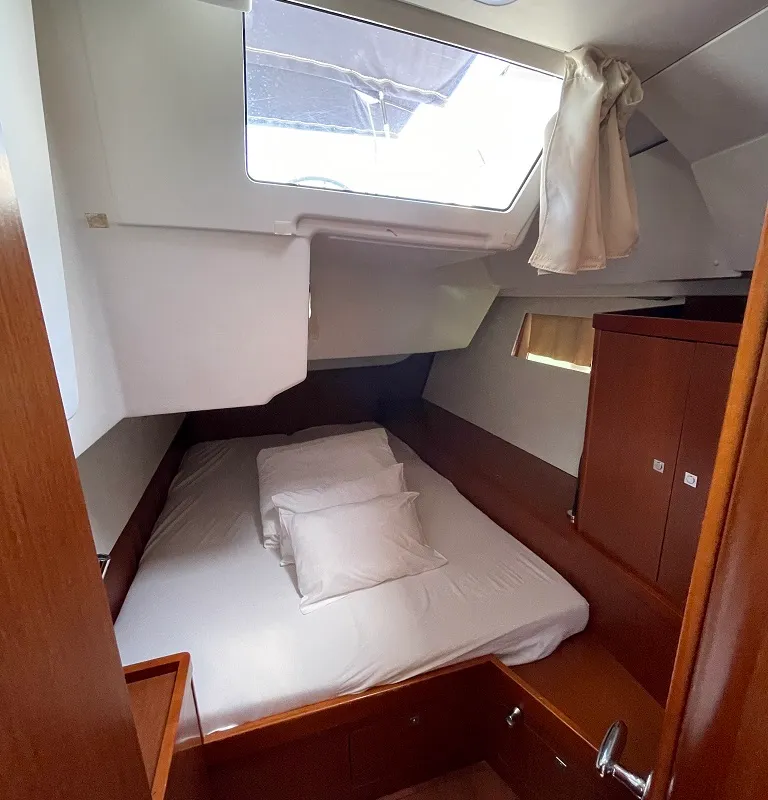 Cabin on Filomena, a Beneteau Oceanis 48 sailboat at Općina Sukošan, Croatia