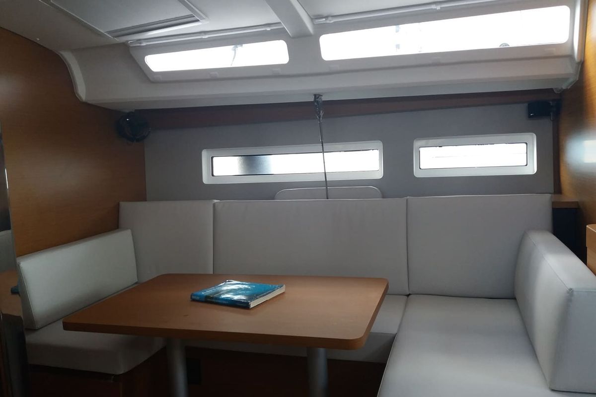 Salon of Moon, a Jeanneau Sun Odyssey 440 sailboat at Alameda, United States