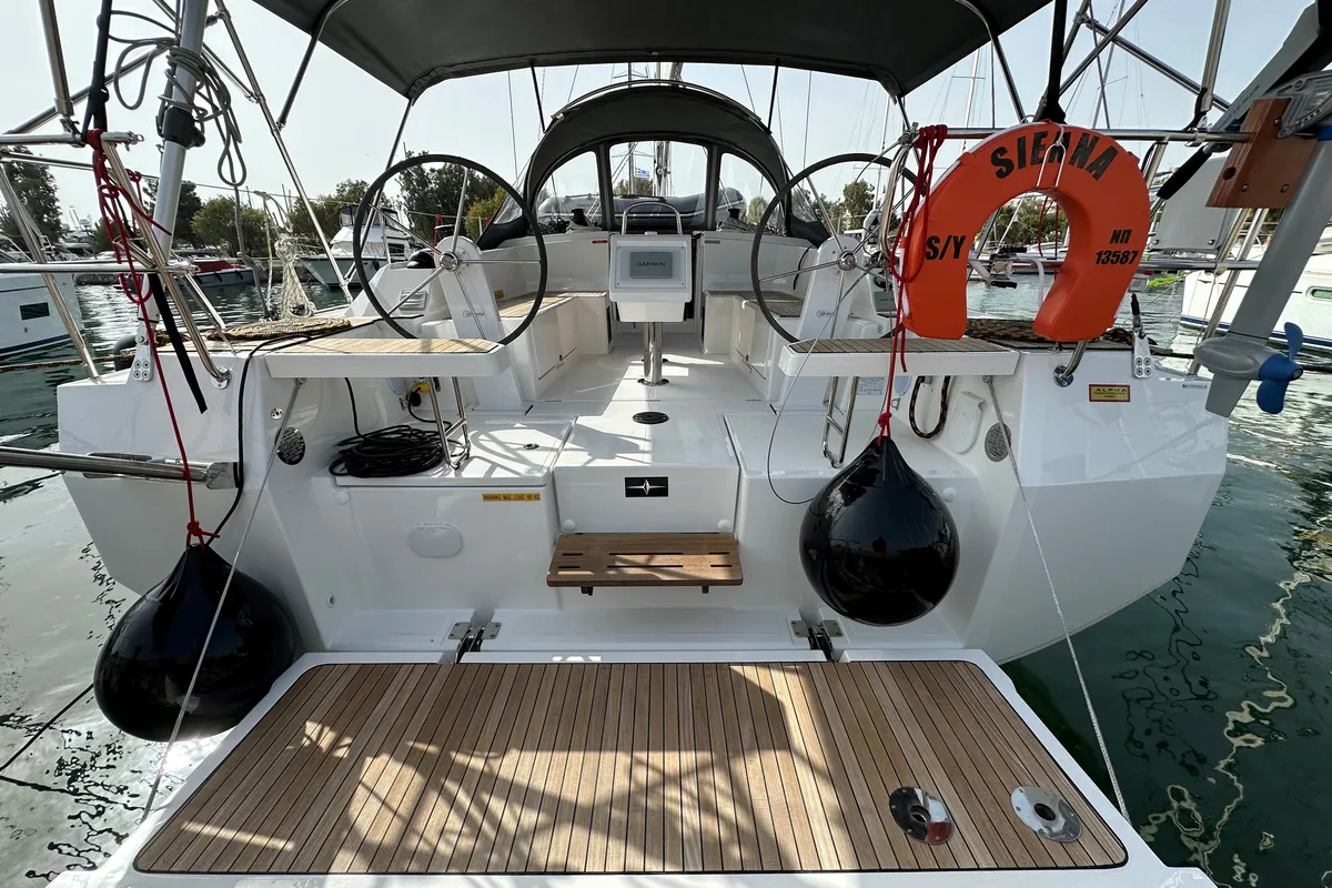 Cabin on S/Y Sienna, a Bavaria C38 sailboat at Athens, Greece