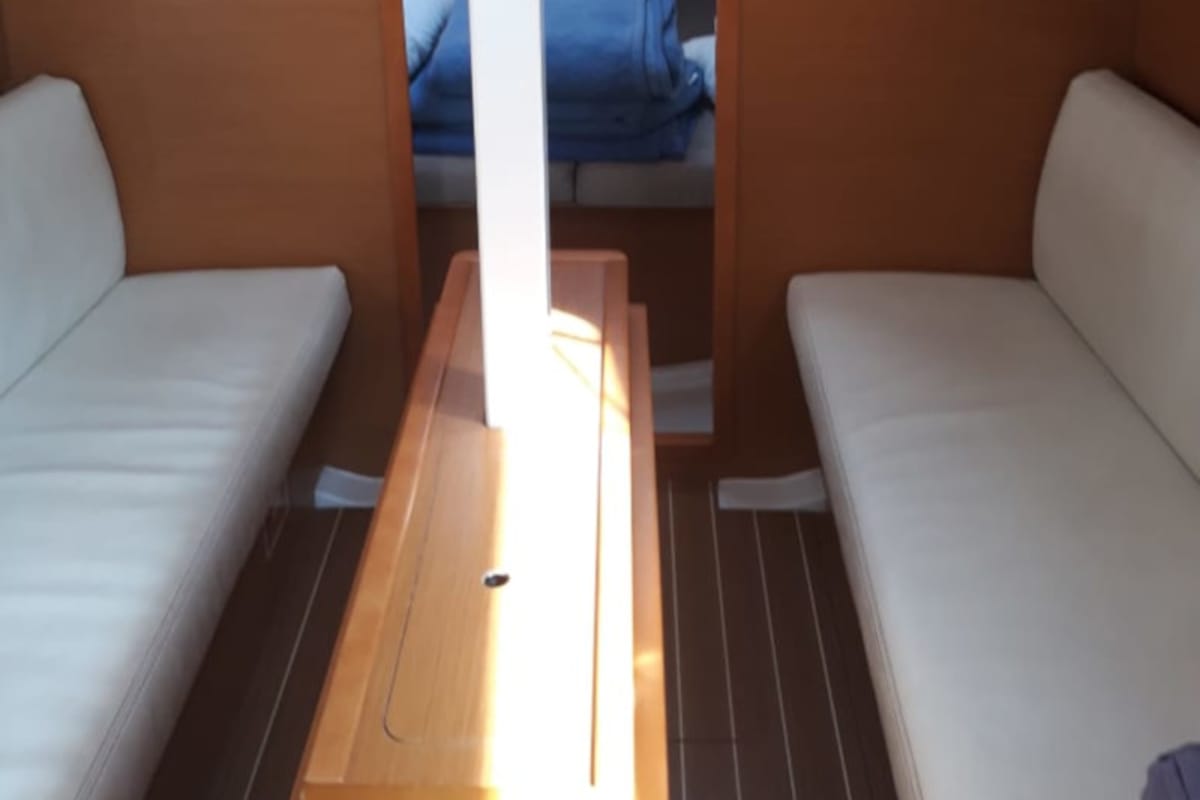 Salon of Britannia, a Jeanneau Sun Odyssey 33i sailboat at Gouvia, Greece