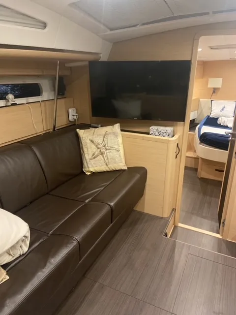 Salon of Padraigin II, a Jeanneau 58 sailboat at Chesapeake, United States