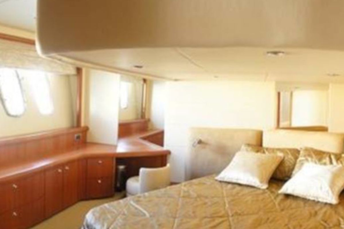 Cabin on Aviator, a Sunseeker Manhattan 50 motorboat at Primošten, Croatia