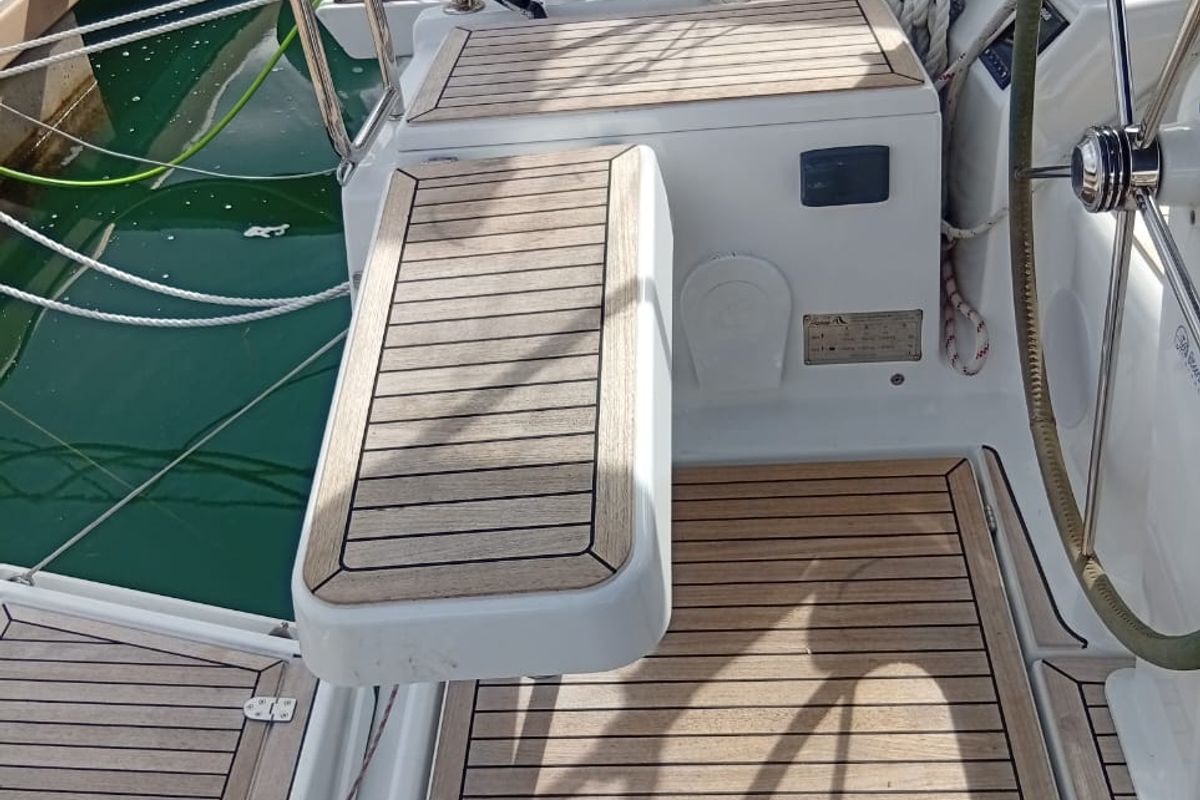 Cockpit of Eleni, a Hanse Yachts Hanse 418 sailboat at Kontokali, Greece