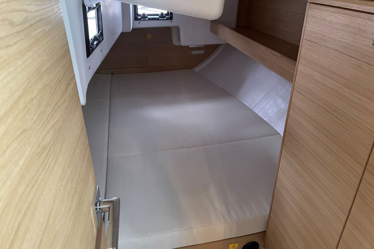 Cabin on Luna, a Elan E4 sailboat at Grad Pula, Croatia