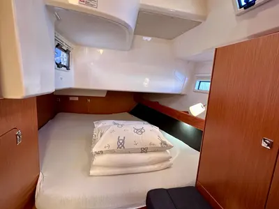 Cabin on Sapphire, a Bavaria Cruiser 41 sailboat at Općina Sukošan, Croatia