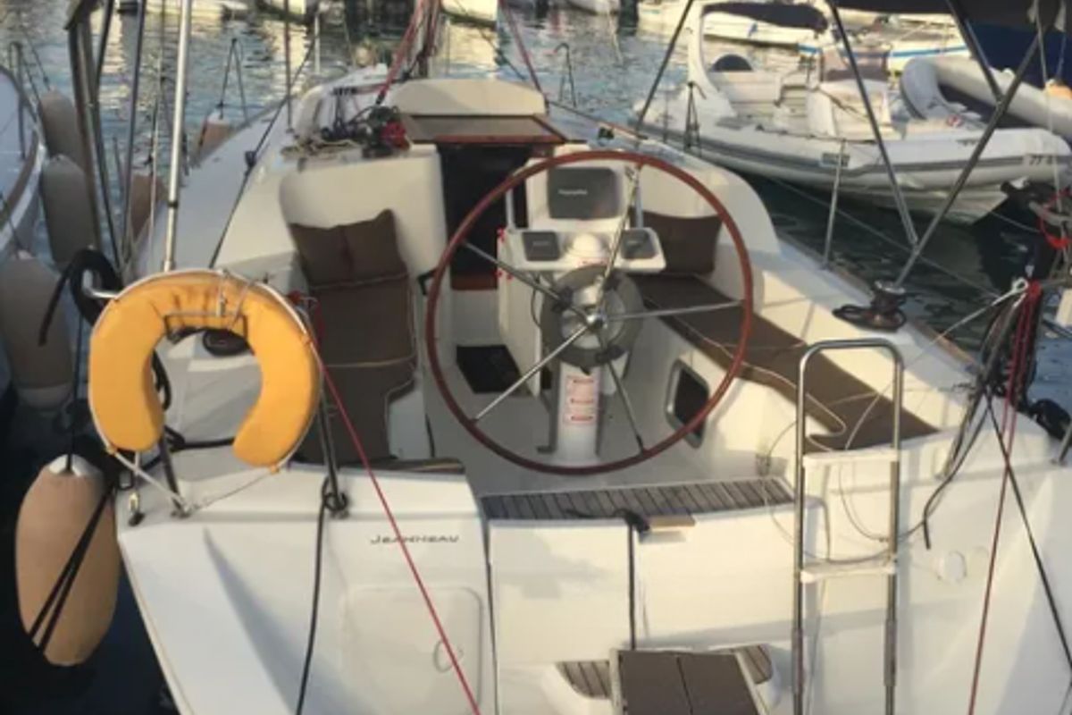 Cockpit of Carry On, a Jeanneau Sun Odyssey 33i sailboat at Kontokali, Greece
