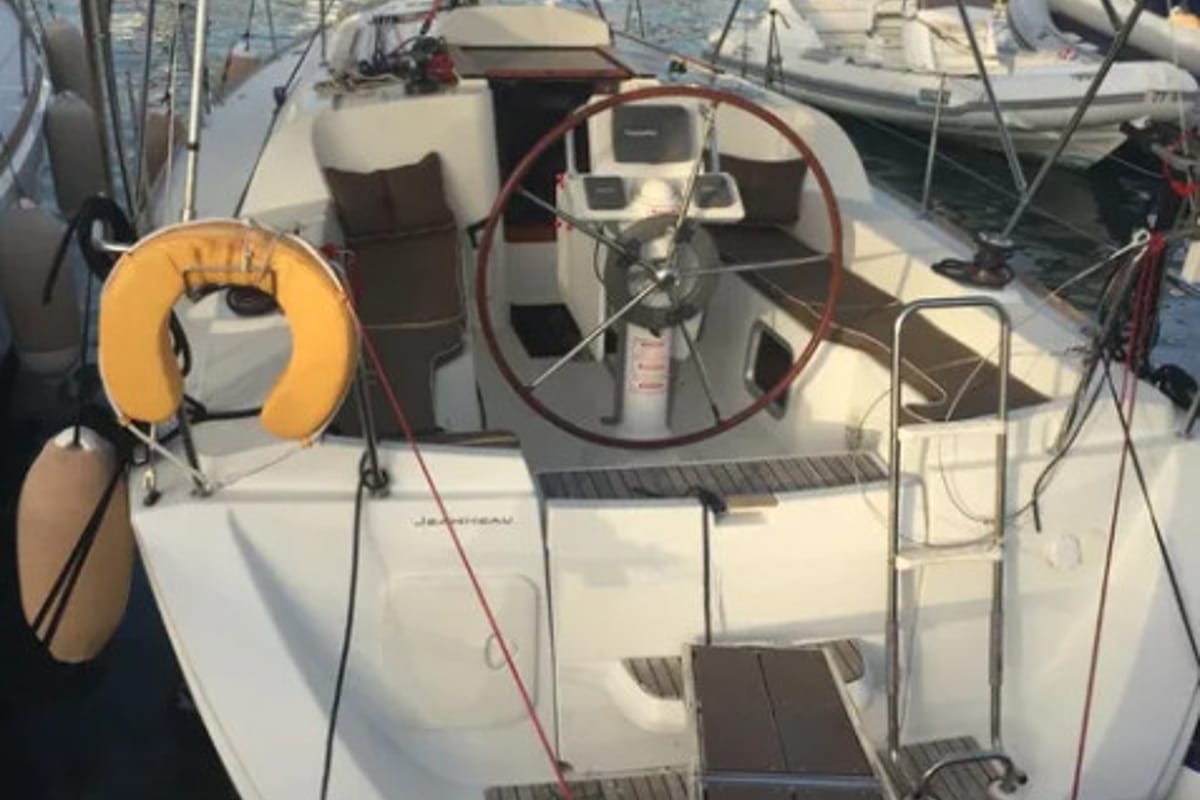 Cockpit of Carry On, a Jeanneau Sun Odyssey 33i sailboat at Kontokali, Greece