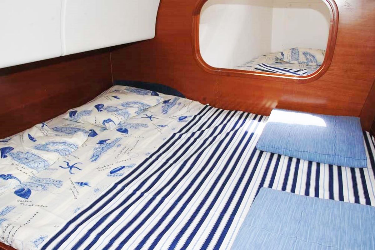 Cabin on Rapido, a Nautitech Rochefort Nautitech 40 catamaran at Split, Croatia