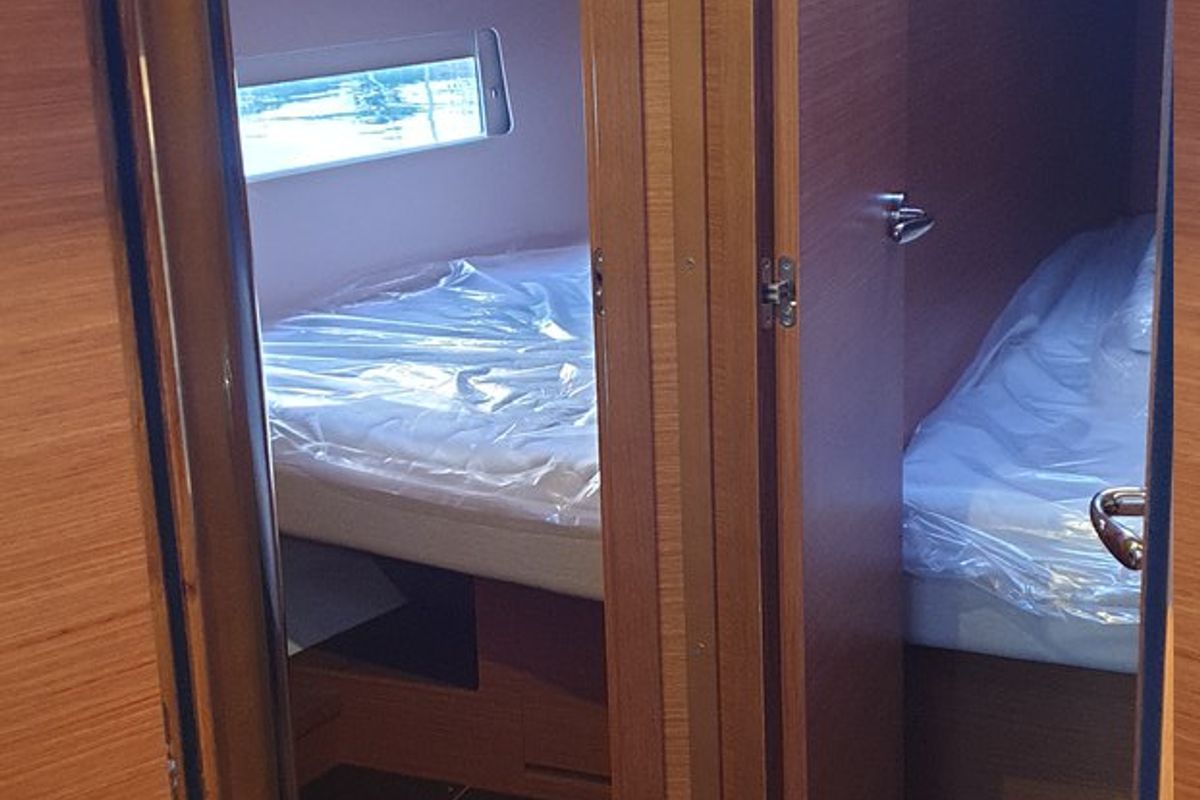 Cabin on Valchiria, a Dufour 470 sailboat at Tonnarella, Italy