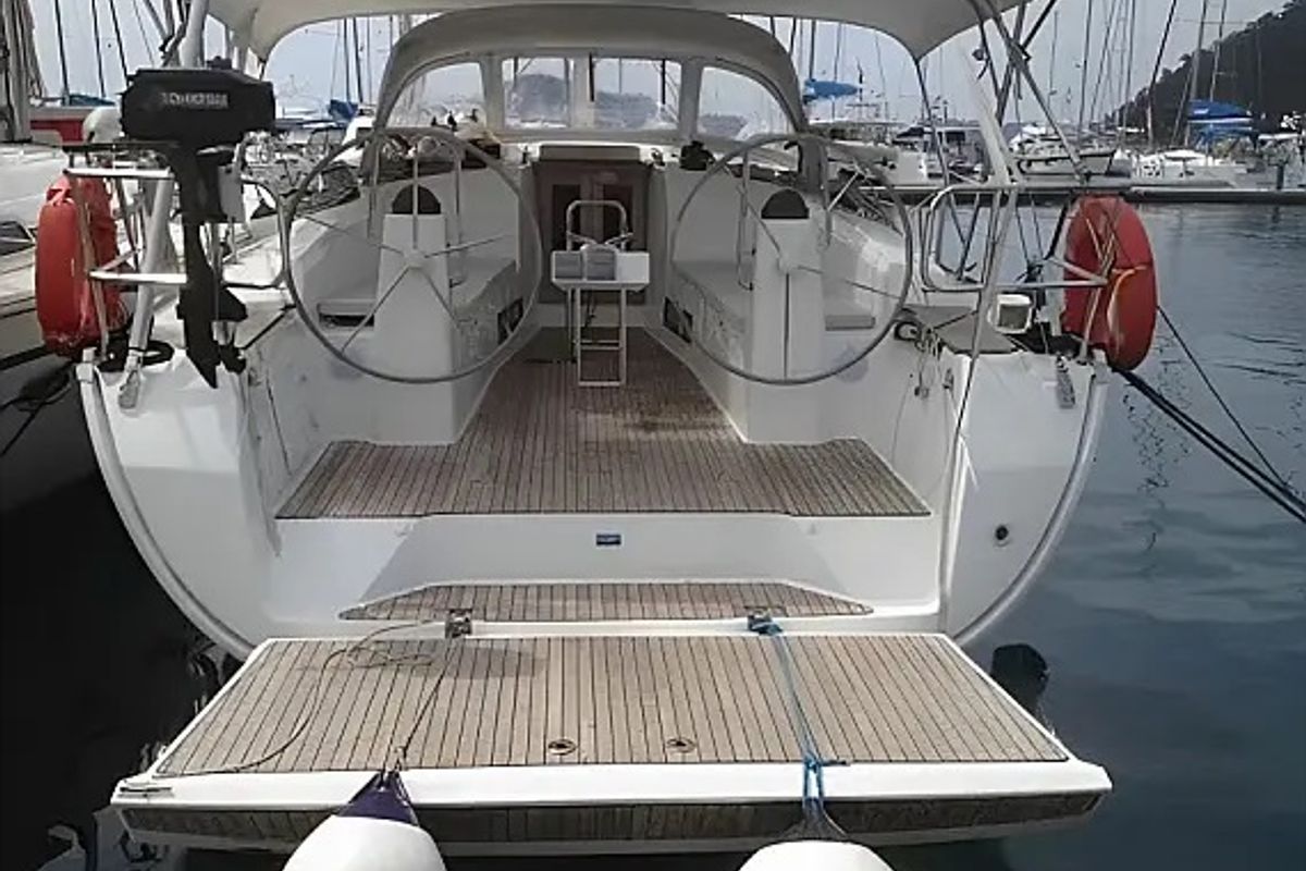 Deck of Daidalos, a Bavaria 40 Cruiser sailboat at Municipal Unit of Ellomenos, Greece