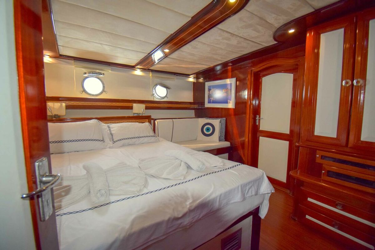 Cabin on Perla Del Mar II, a Unknown M/S Perla Del Mar II yacht at Marmaris, Turkey