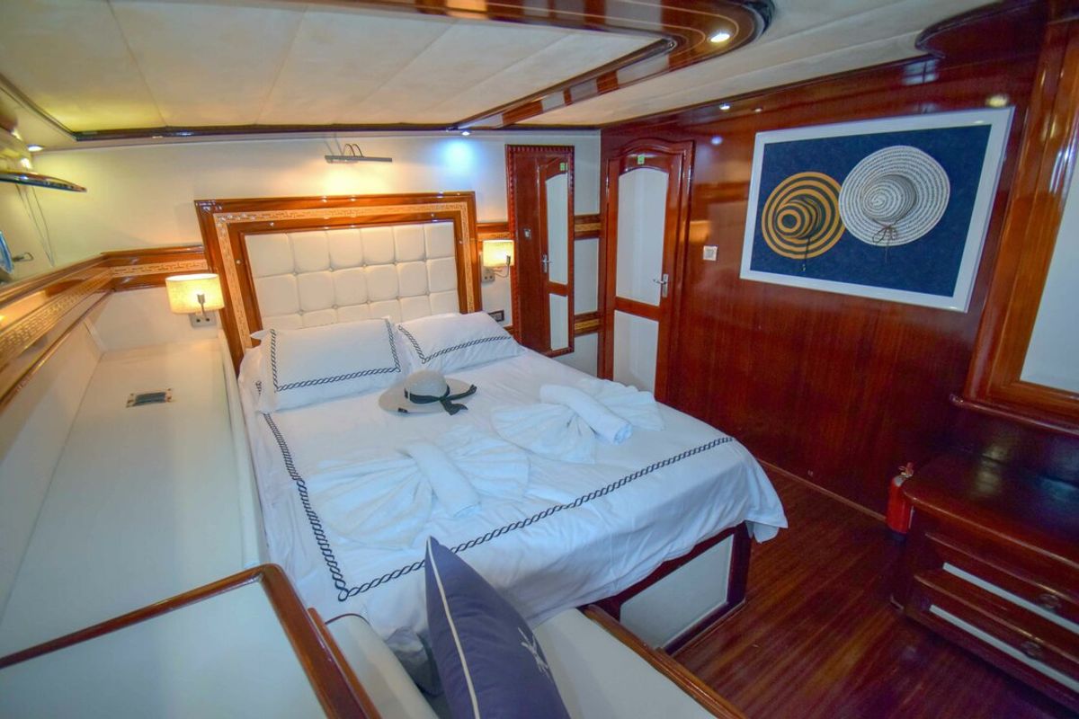 Cabin on Perla Del Mar II, a Unknown M/S Perla Del Mar II yacht at Marmaris, Turkey