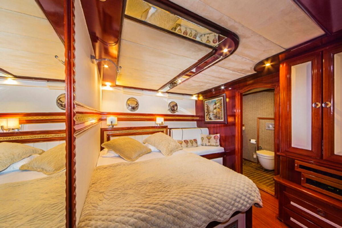 Cabin on Perla Del Mar II, a Unknown M/S Perla Del Mar II yacht at Marmaris, Turkey