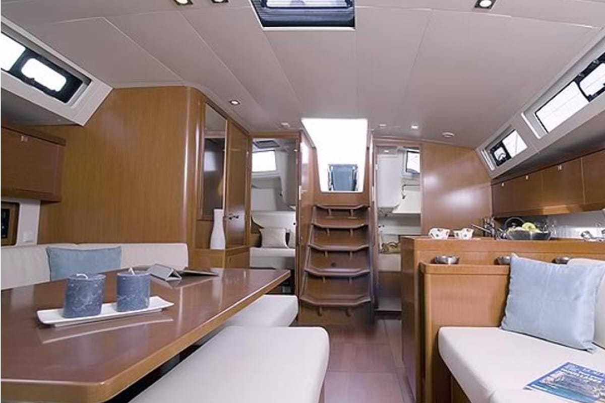 Salon of AF-O45(II), a Beneteau Oceanis 45 sailboat at Athens, Greece