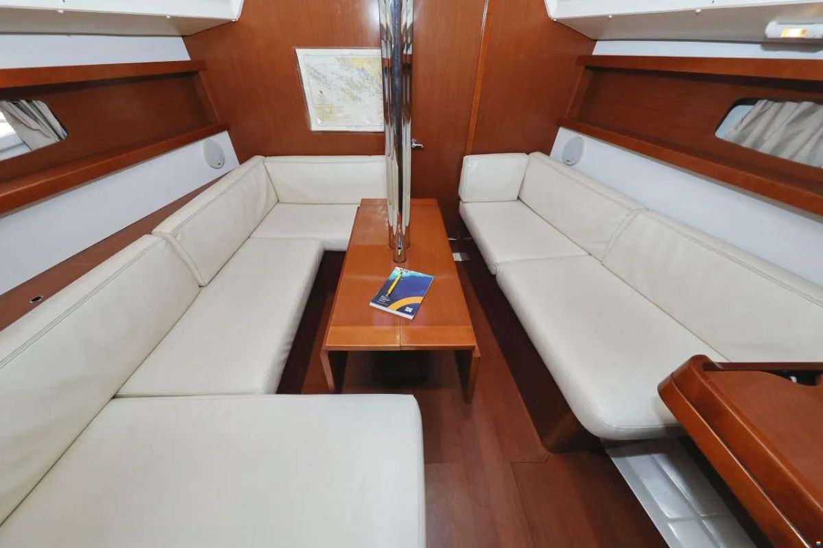 Salon of Star Elisabeth , a Beneteau Oceanis 34 sailboat at Punat, Croatia