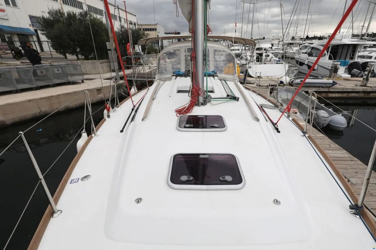 Deck of Star Elisabeth , a Beneteau Oceanis 34 sailboat at Punat, Croatia