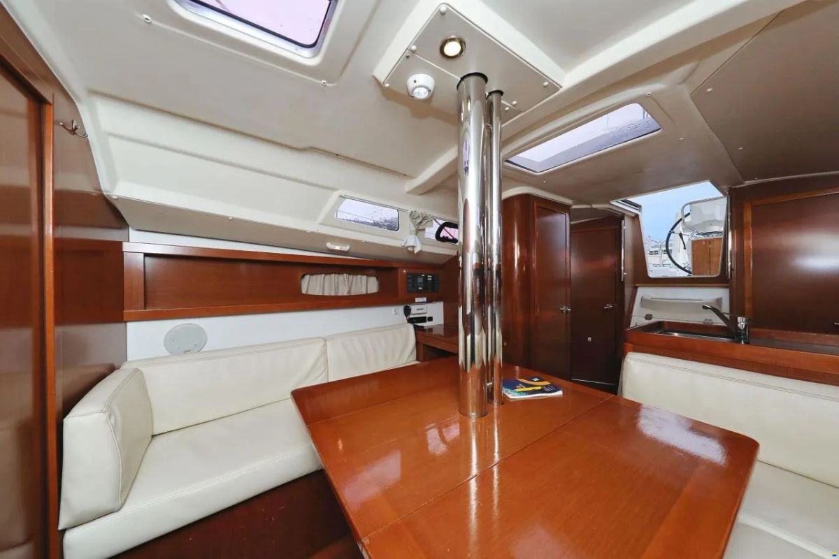 Salon of Star Elisabeth , a Beneteau Oceanis 34 sailboat at Punat, Croatia