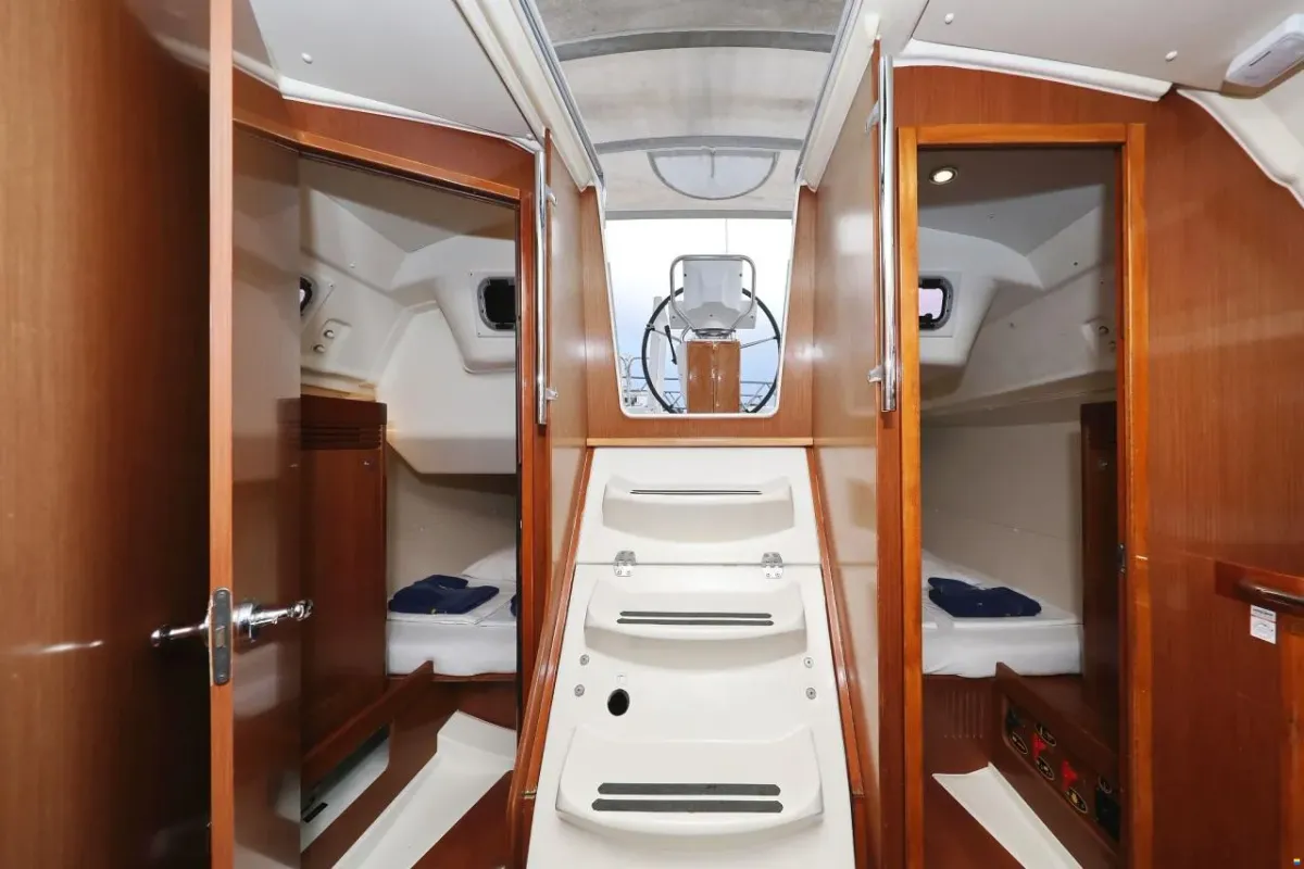Cabin on Star Elisabeth , a Beneteau Oceanis 34 sailboat at Punat, Croatia
