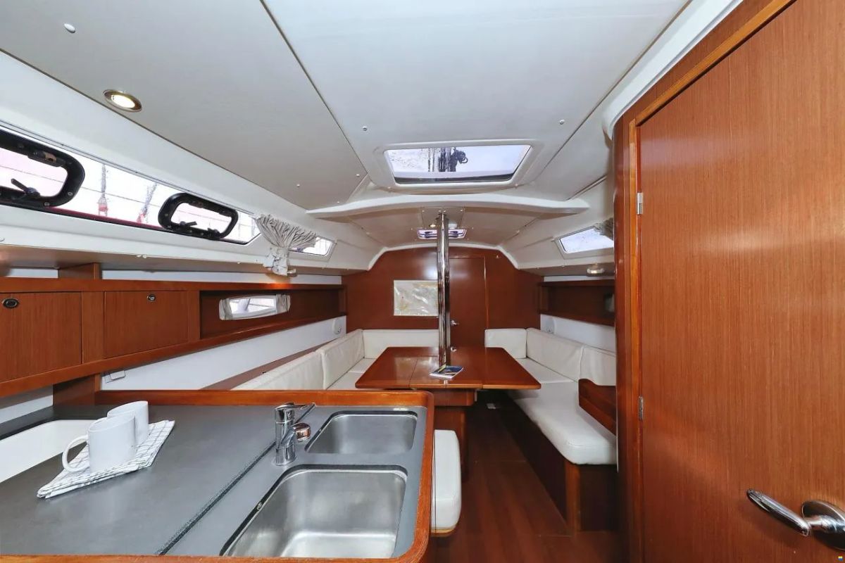 Salon of Star Elisabeth , a Beneteau Oceanis 34 sailboat at Punat, Croatia