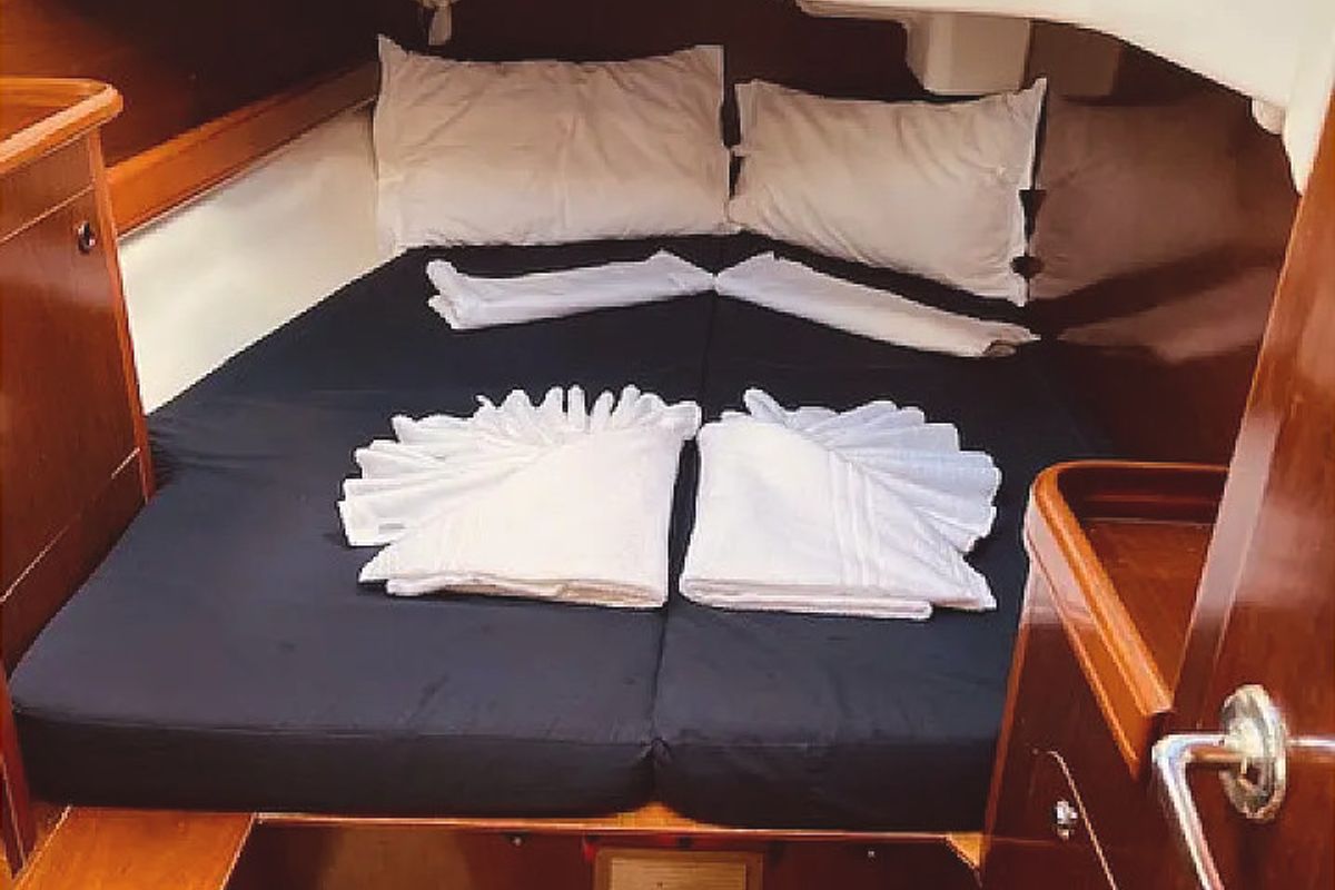 Cabin on Palmarola, a Beneteau Oceanis 461 sailboat at Marsala, Italy