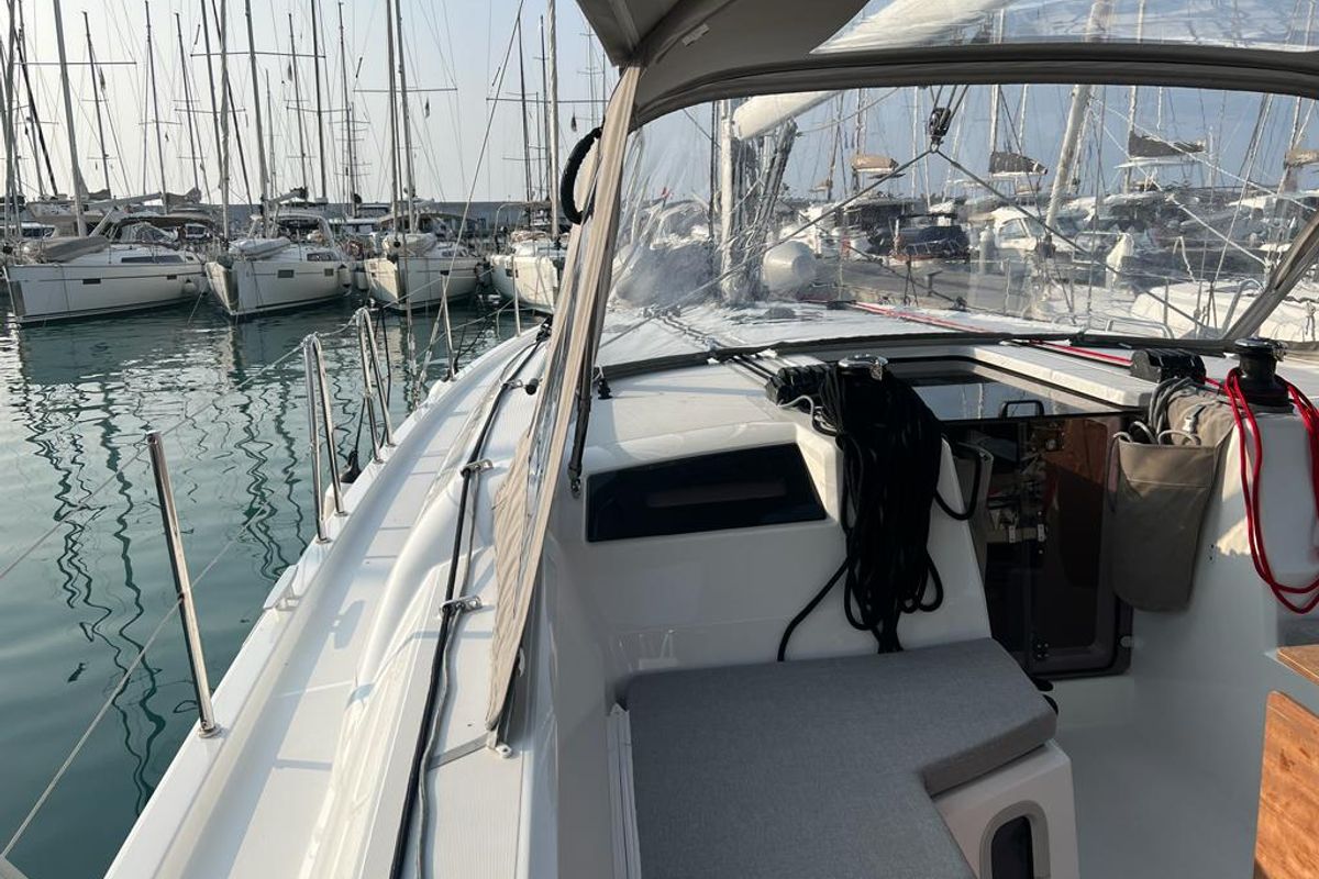 Deck of Rosalba, a Beneteau Oceanis 40.1 sailboat at Capo d'Orlando, Italy