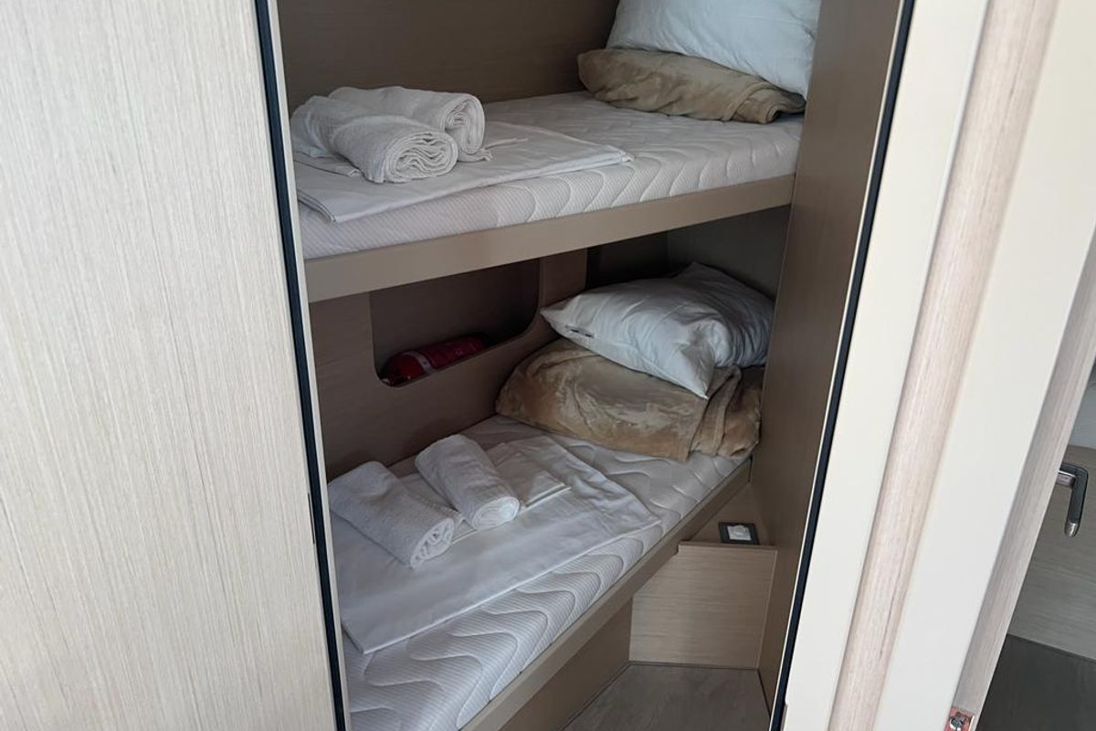 Cabin on Rosalba, a Beneteau Oceanis 40.1 sailboat at Capo d'Orlando, Italy