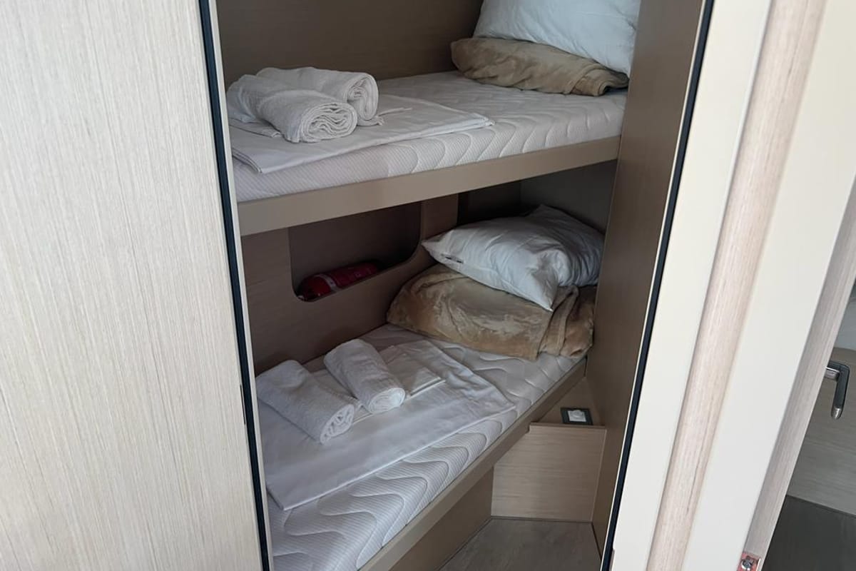 Cabin on Rosalba, a Beneteau Oceanis 40.1 sailboat at Capo d'Orlando, Italy