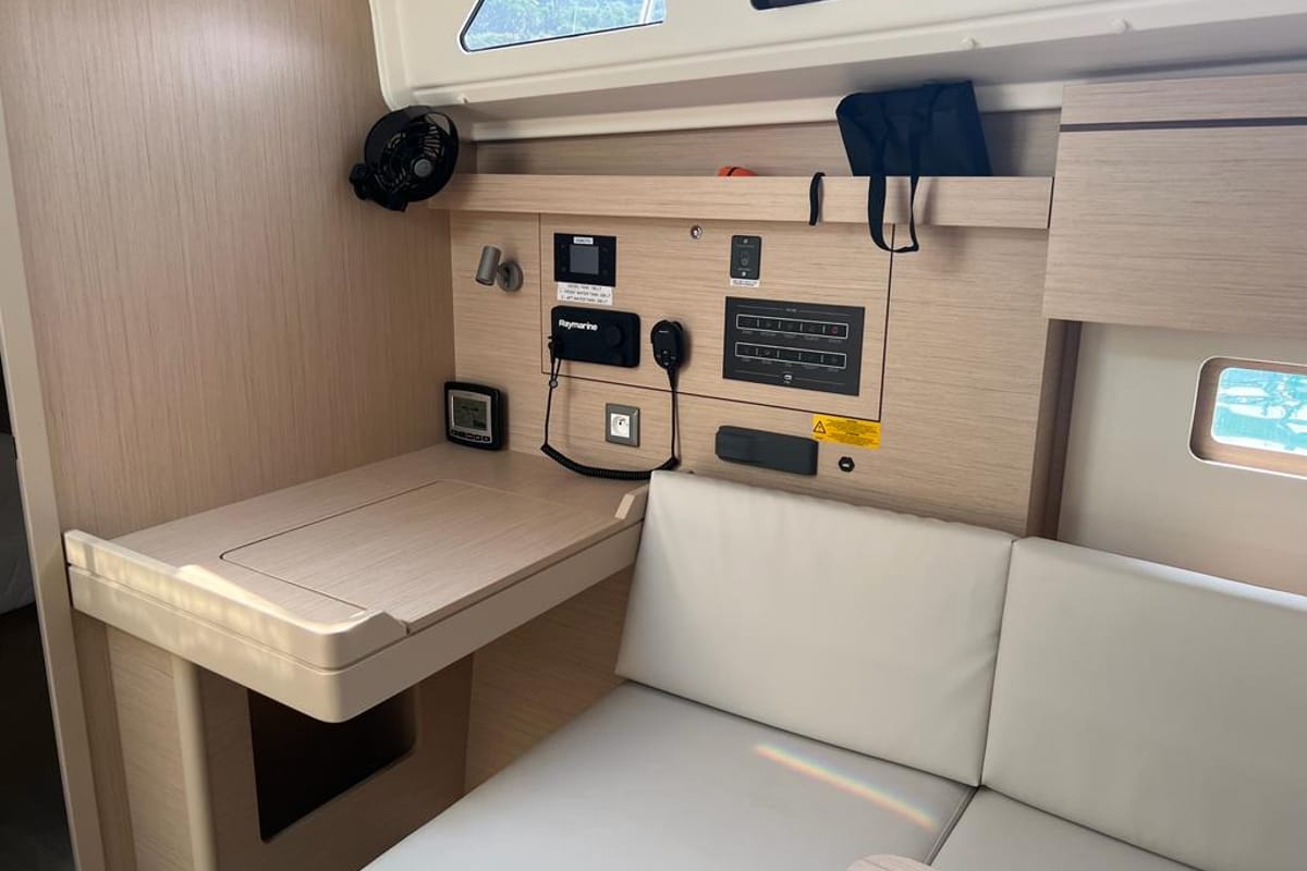 Salon of Rosalba, a Beneteau Oceanis 40.1 sailboat at Capo d'Orlando, Italy