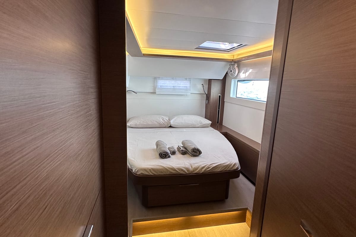 Cabin on Sella III, a Lagoon 46 catamaran at Figari/Golfo Aranci, Italy