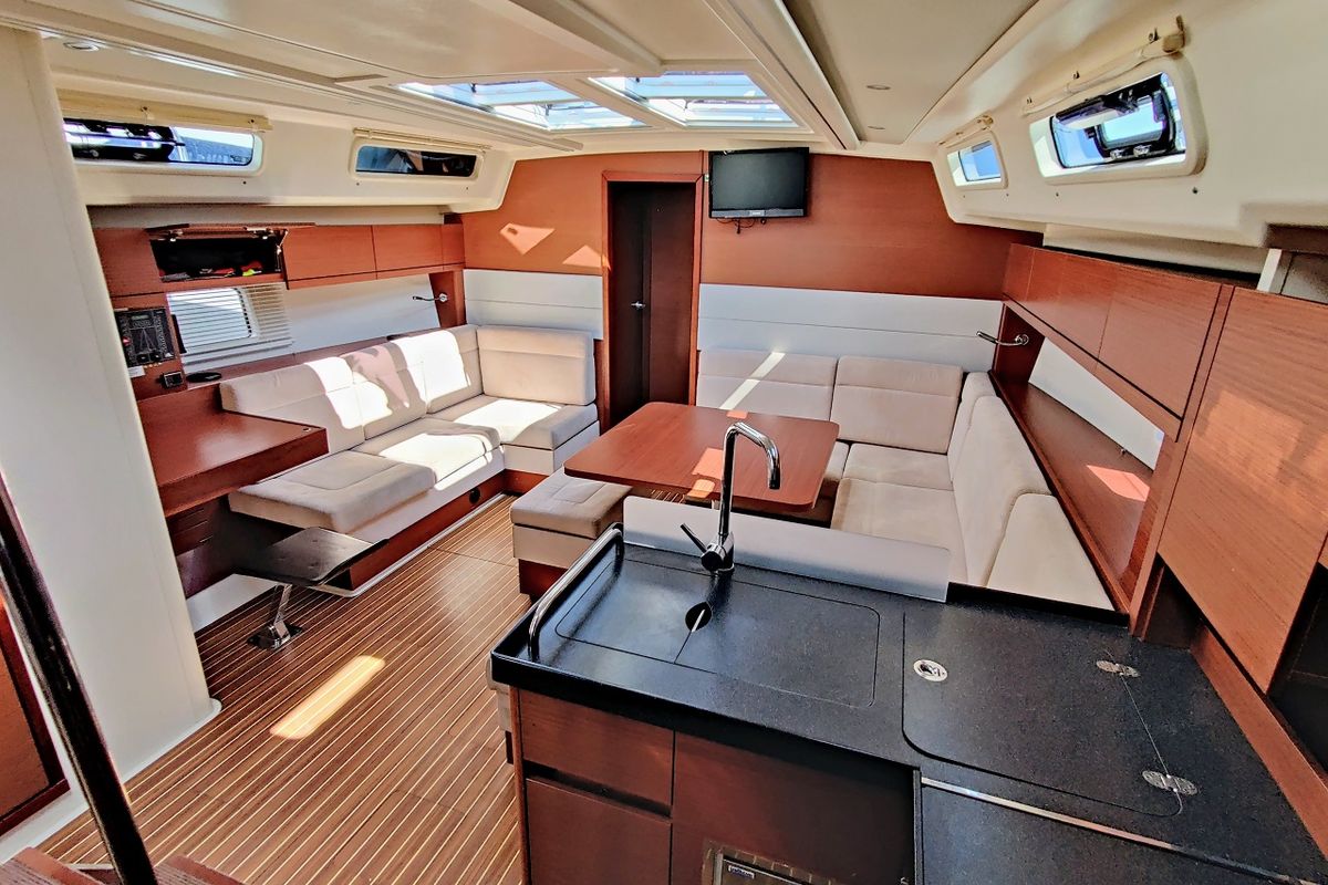 Salon of Aura II, a Hanse Yachts Hanse 458 sailboat at Općina Sukošan, Croatia