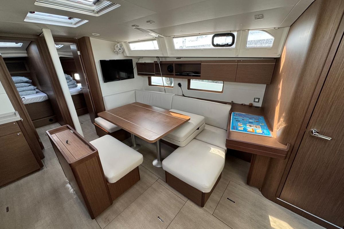 Salon of Miraculix, a Beneteau Oceanis 46.1 sailboat at Grad Biograd na Moru, Croatia