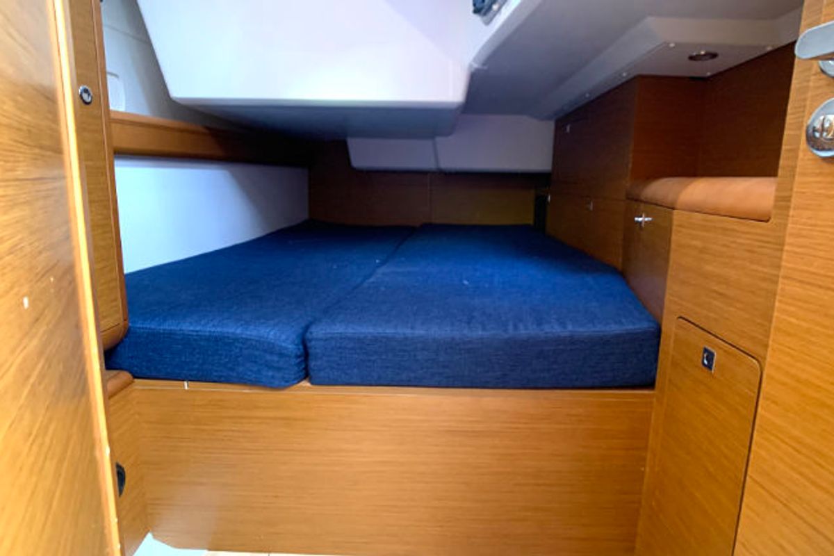 Cabin on Elsa, a Jeanneau Sun Odyssey 519 sailboat at Općina Rogoznica, Croatia