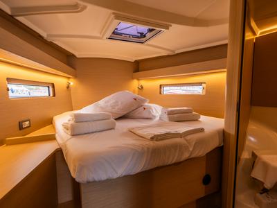 Cabin on Lyra, a Beneteau Oceanis 40.1 sailboat at Salerno, Italy