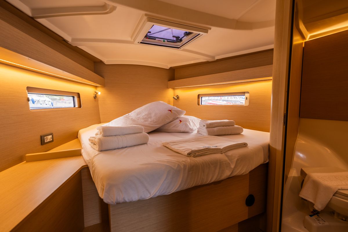 Cabin on Lyra, a Beneteau Oceanis 40.1 sailboat at Salerno, Italy