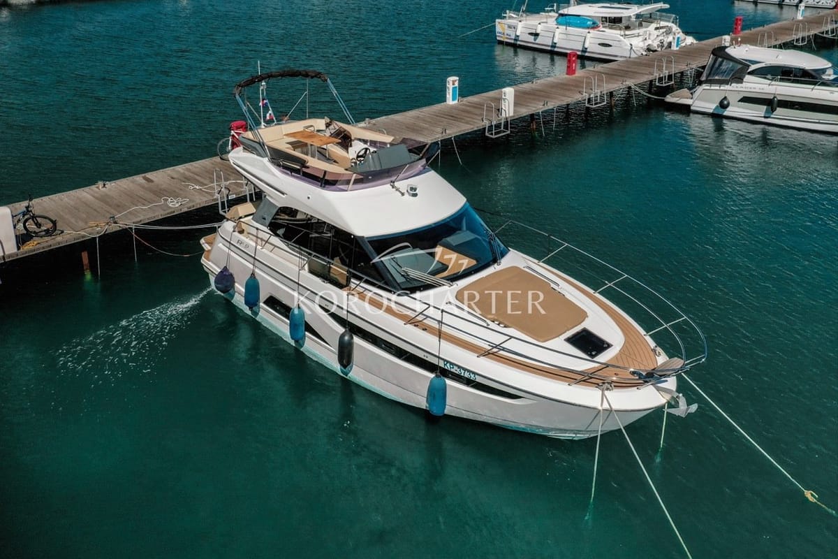 Neptun, a Bavaria R40 Fly yacht at Punat, Croatia