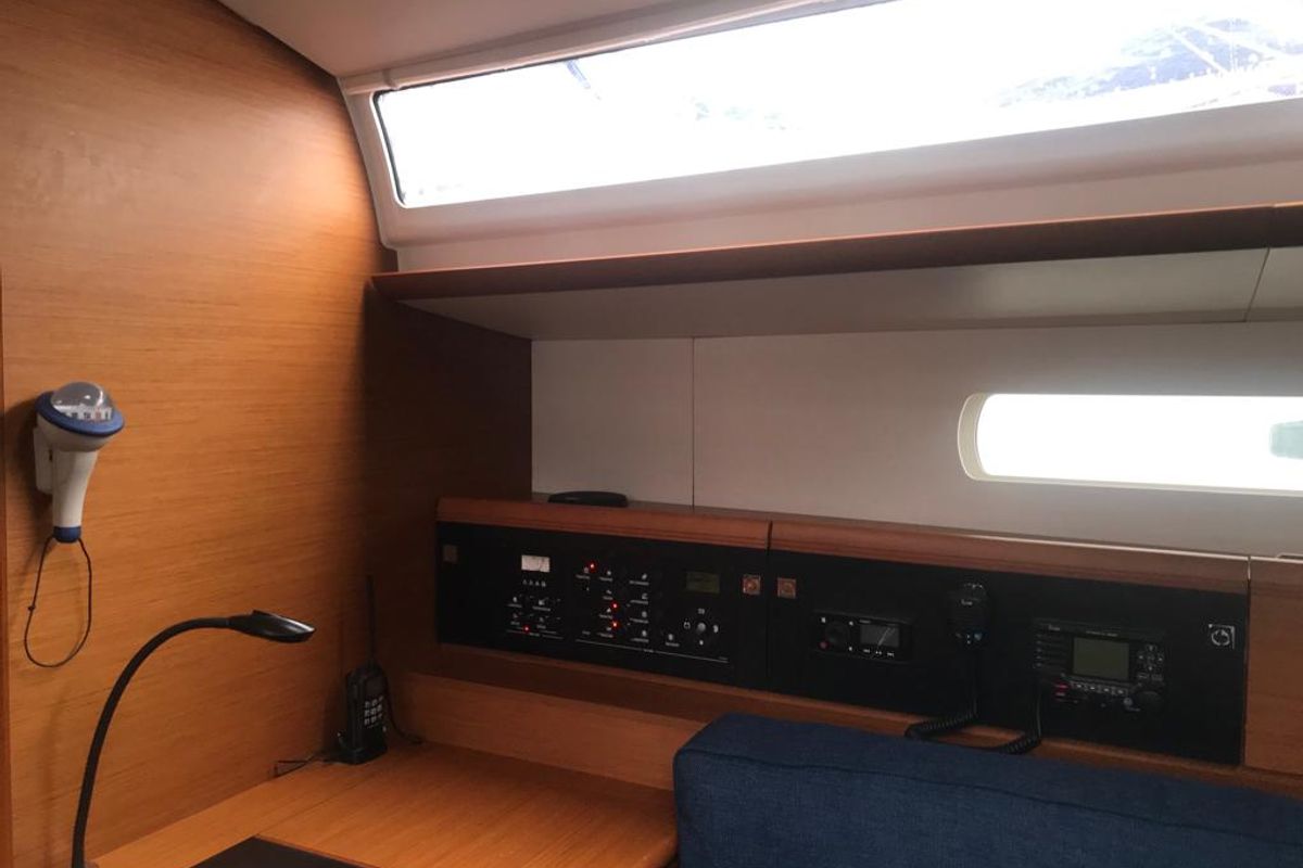Salon of Alboran Grappa, a Jeanneau Sun Odyssey 519 sailboat at es Jonquet, Spain