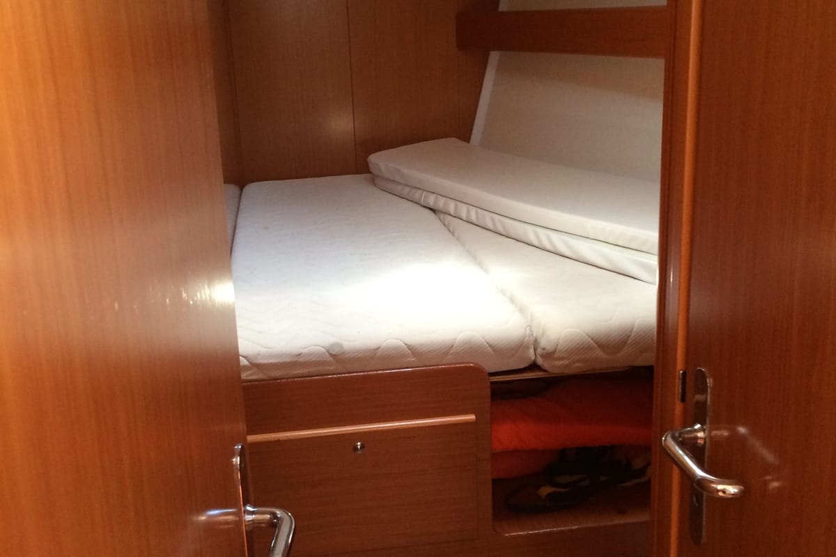 Cabin on Elios, a Beneteau Cyclades 50.5 sailboat at Cagliari, Italy