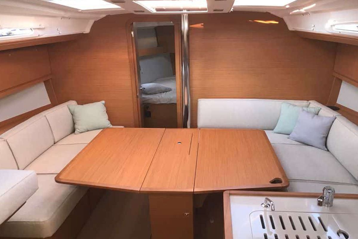 Salon of Mitoalla, a Dufour 390 sailboat at es Jonquet, Spain