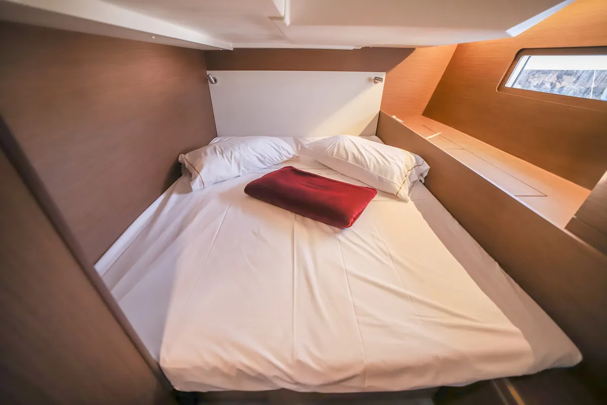 Cabin on Sea Dream, a Beneteau Oceanis 51.1 sailboat at Olbia, Italy