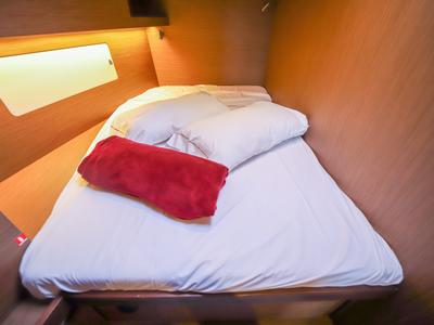 Cabin on Sea Dream, a Beneteau Oceanis 51.1 sailboat at Olbia, Italy