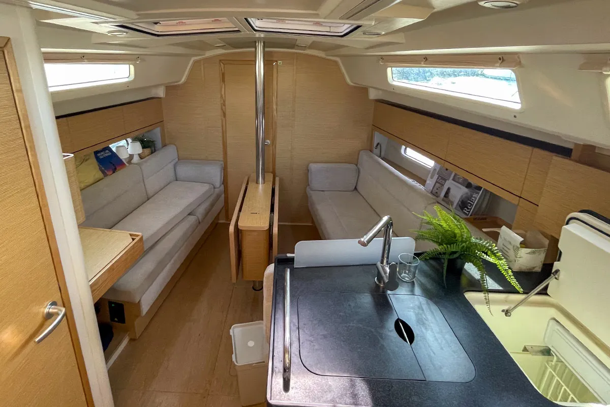 Salon of Pasyco, a Hanse Yachts Hanse 348 sailboat at Hyères, France