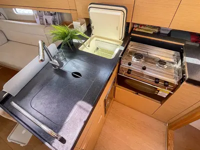 Galley of Pasyco, a Hanse Yachts Hanse 348 sailboat at Hyères, France