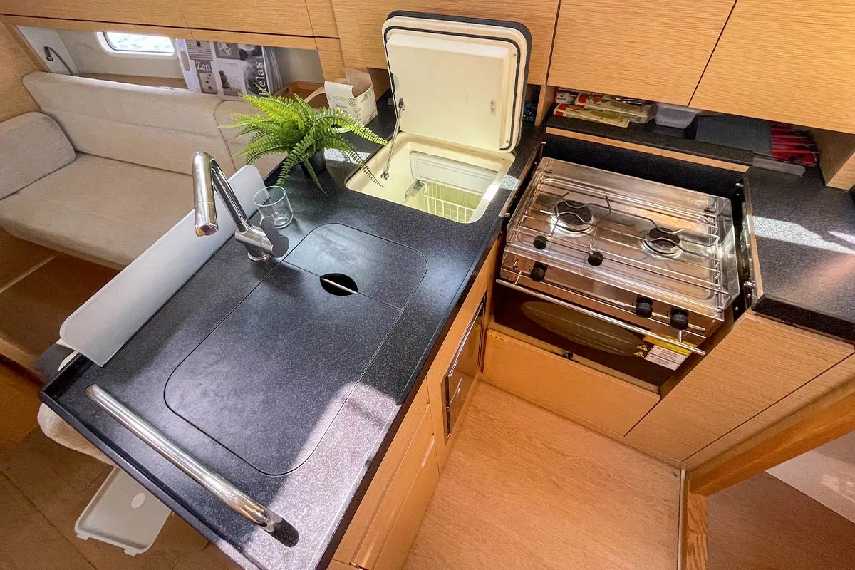 Galley of Pasyco, a Hanse Yachts Hanse 348 sailboat at Hyères, France