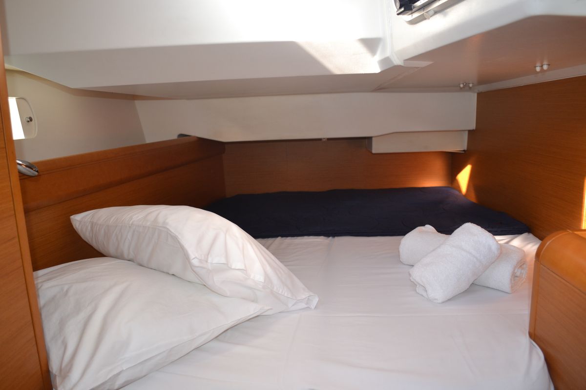Cabin on Triada, a Jeanneau Sun Odyssey 439 sailboat at Panorama, Greece
