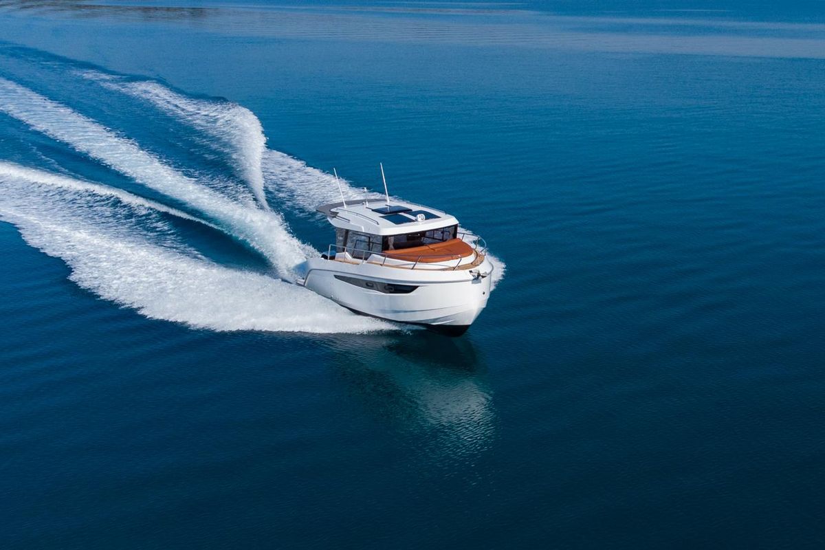 Deck of Kavi, a Kavi Yacht Kavi 9 motorboat at Grad Pula, Croatia