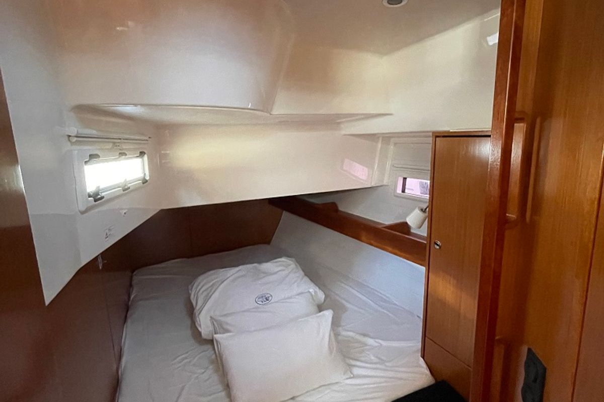 Cabin on Sophia, a Bavaria Cruiser 45 sailboat at Općina Sukošan, Croatia