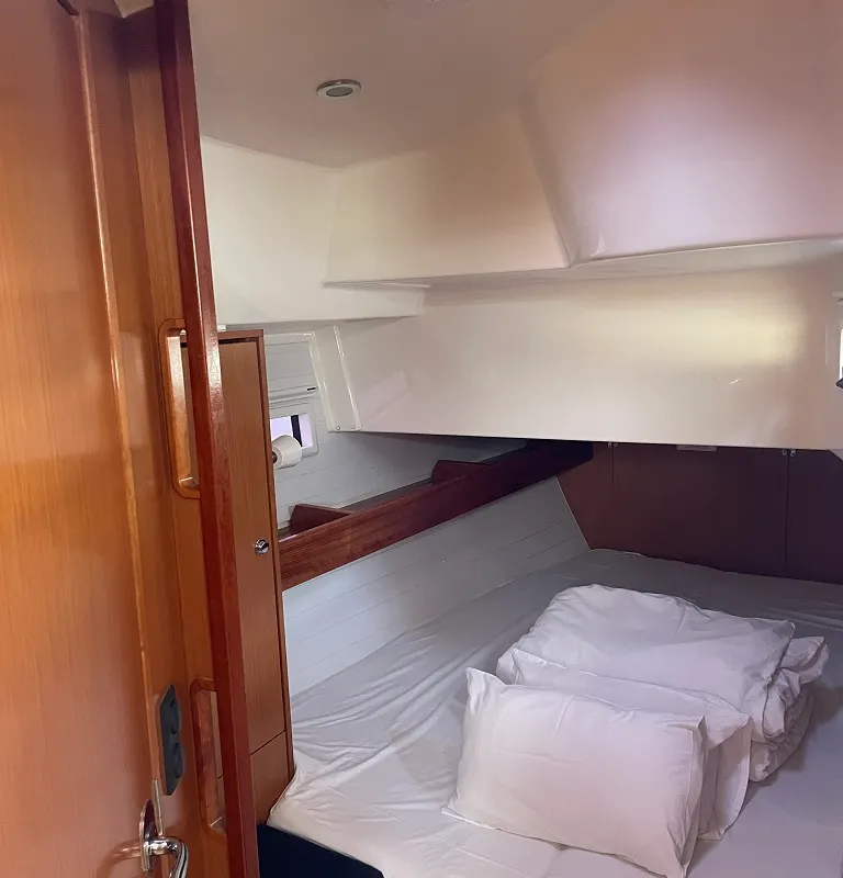 Cabin on Sophia, a Bavaria Cruiser 45 sailboat at Općina Sukošan, Croatia