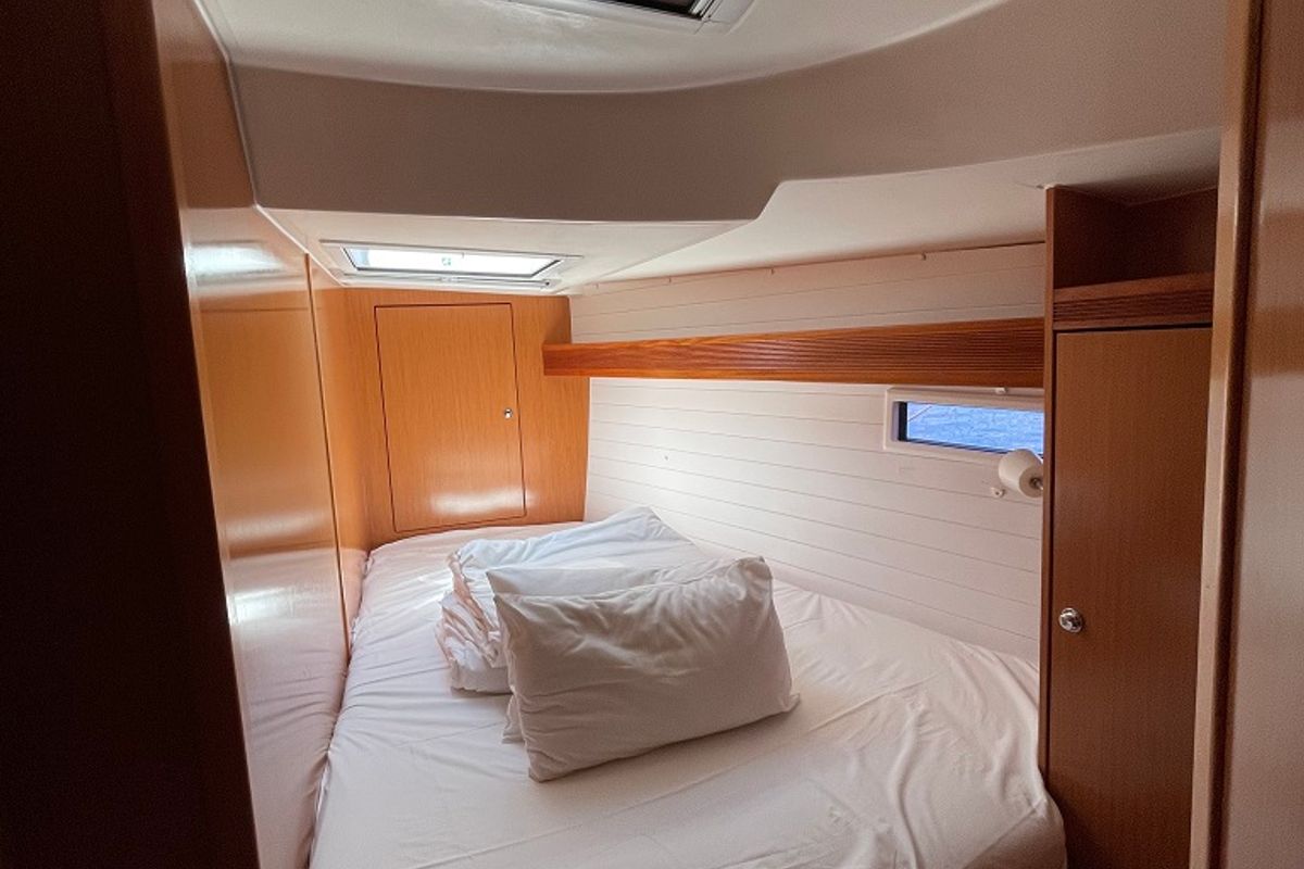 Cabin on Sophia, a Bavaria Cruiser 45 sailboat at Općina Sukošan, Croatia