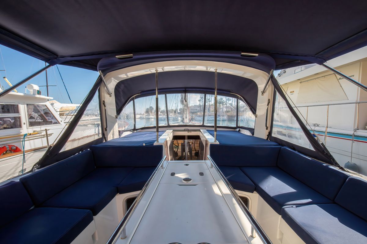 Deck of Hybris, a Beneteau Oceanis 51.1 sailboat at Tonnarella, Italy